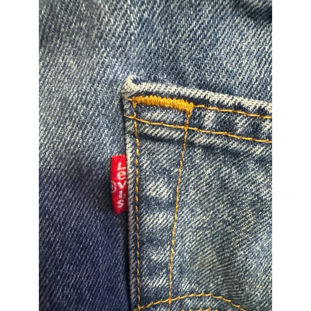 Levis 505‎ Regular Fit Straight Leg Jeans Mens 36x32 Medium Wash Blue 00505-4891